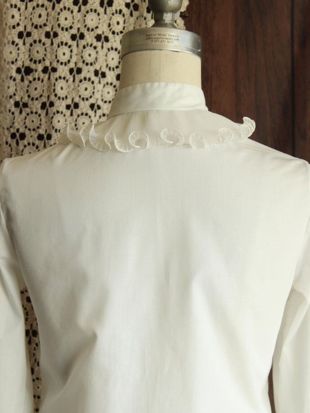 Vintage 1960s Blouse, White Top with Ruffle and Nehru Collar,  New Edwardian - Picture 11 of 12